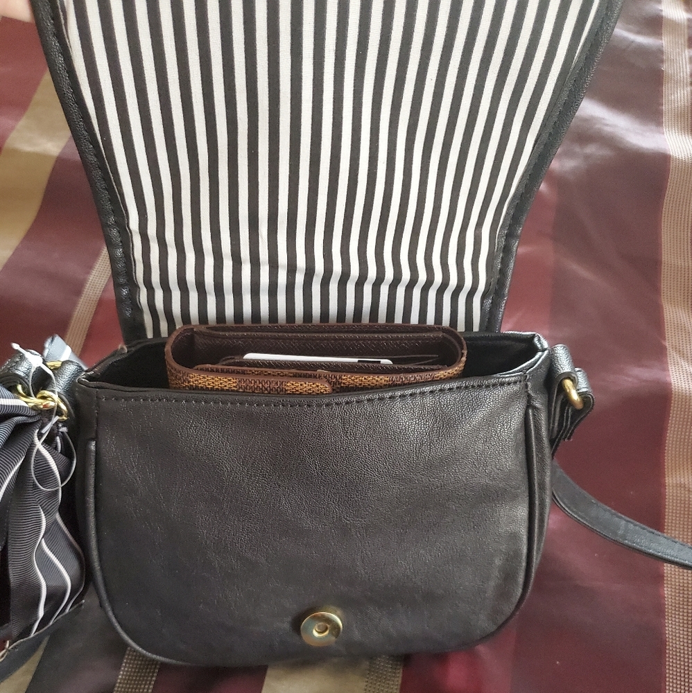 Luv Betsey by Betsey Johnson Saddle Bag💖 - Picture 11 of 15